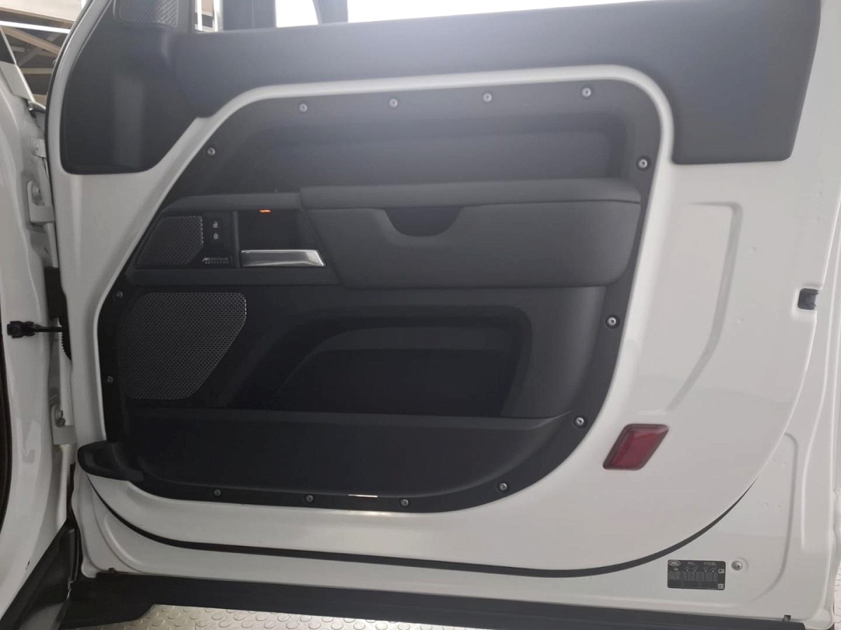 2024 LAND ROVER DEFENDER 90 3.0 D D300 X-DYNAMIC HSE (221kW)