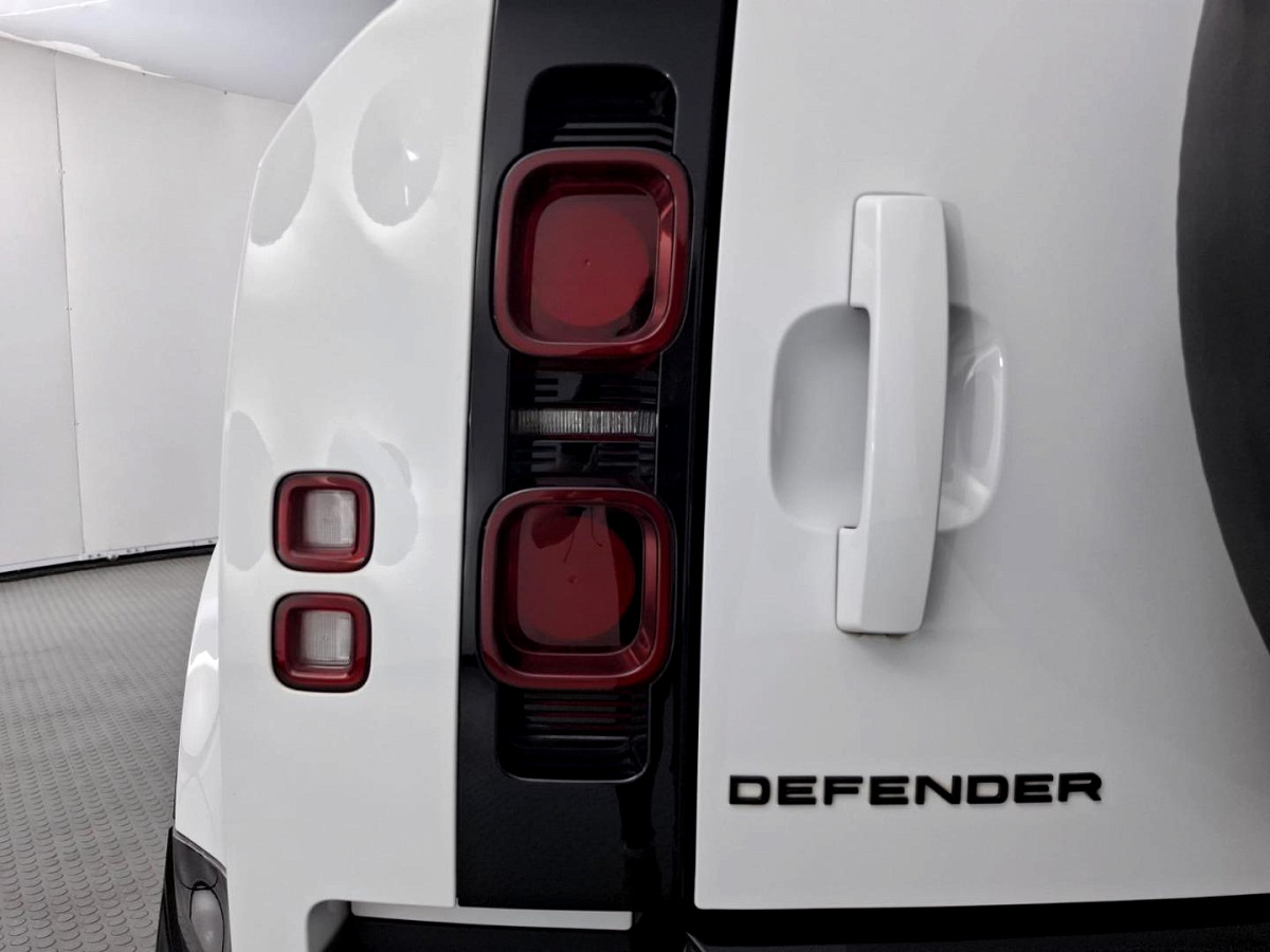 2024 LAND ROVER DEFENDER 90 3.0 D D300 X-DYNAMIC HSE (221kW)