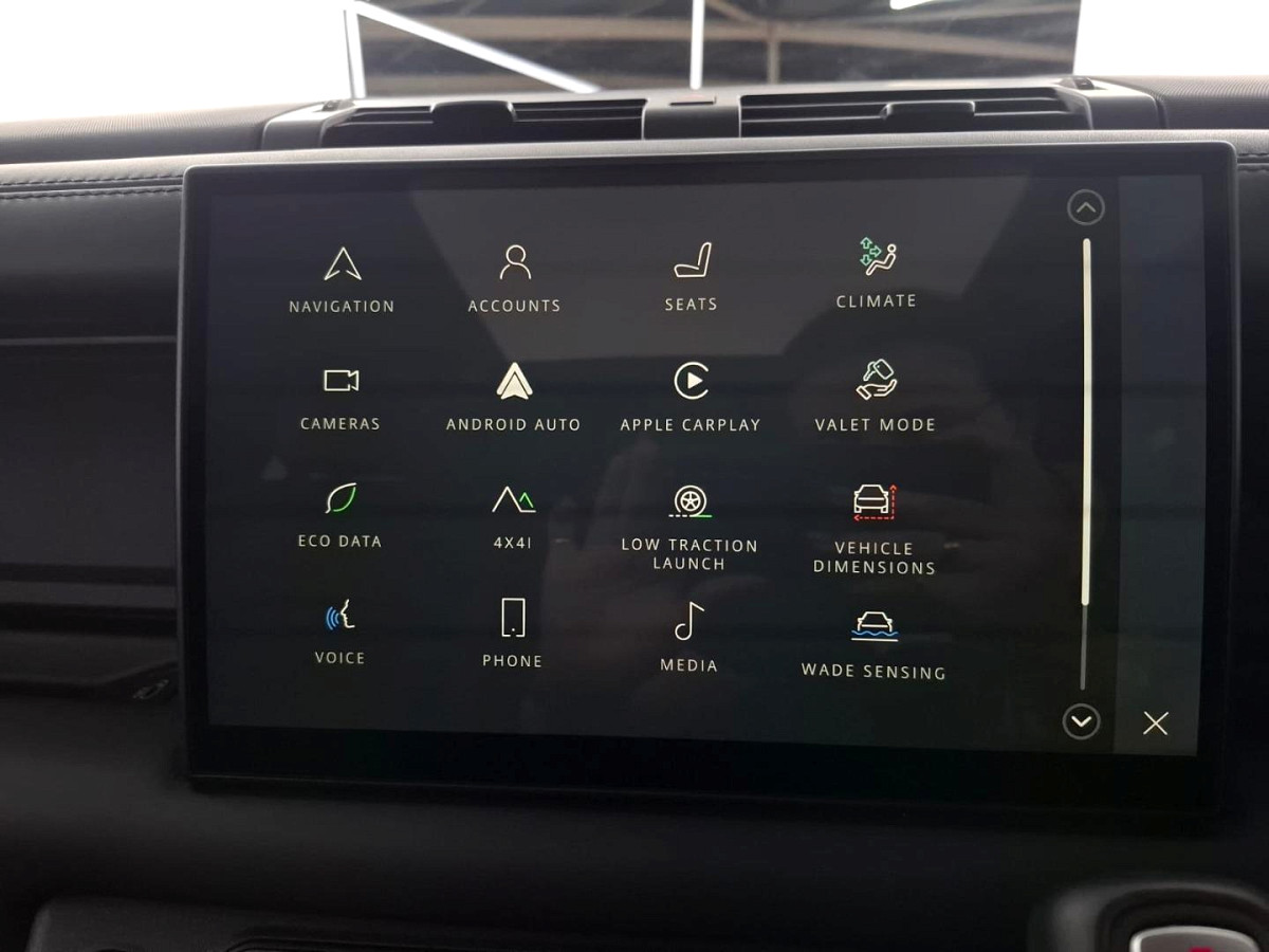 2024 LAND ROVER DEFENDER 90 3.0 D D300 X-DYNAMIC HSE (221kW)