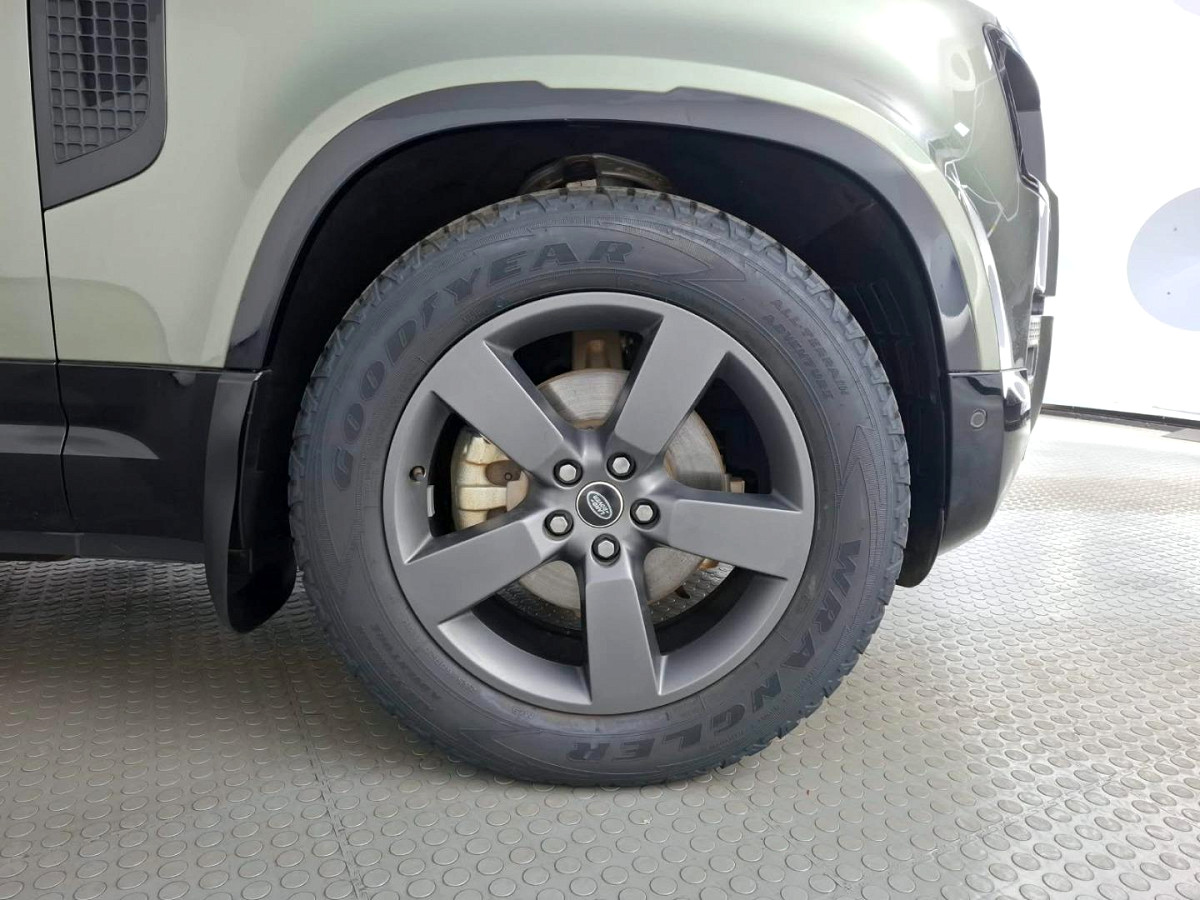 2025 LAND ROVER DEFENDER Defender
