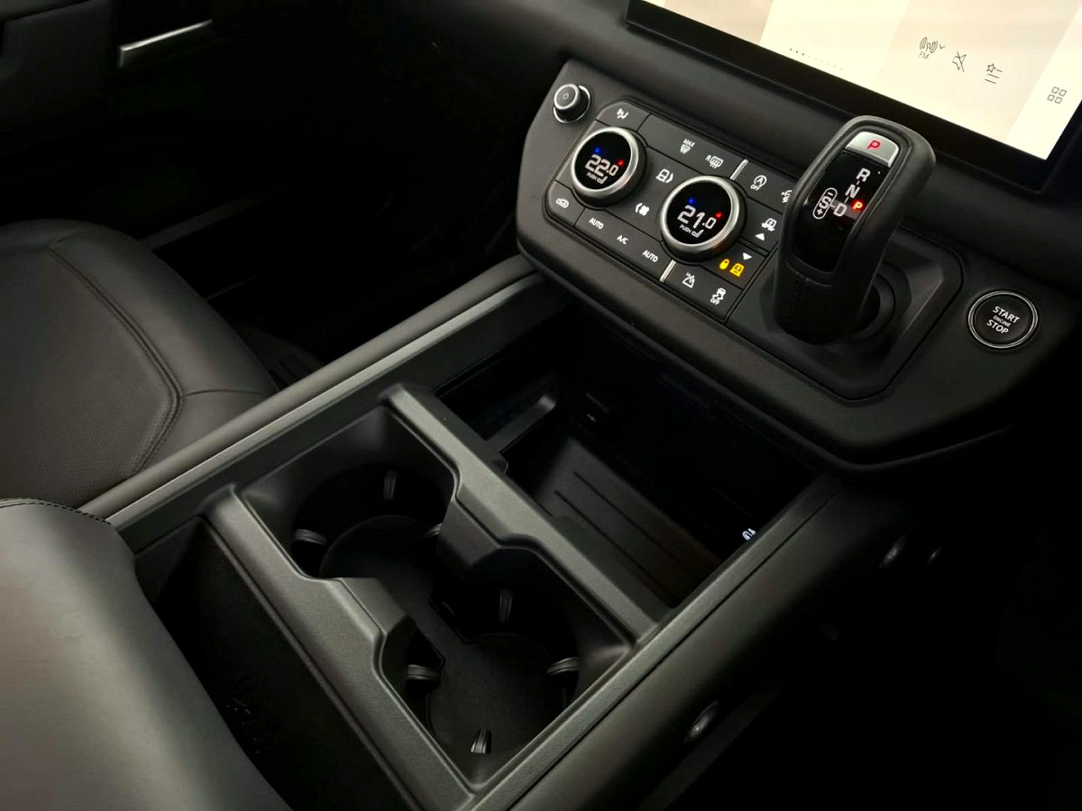 2025 LAND ROVER DEFENDER Defender