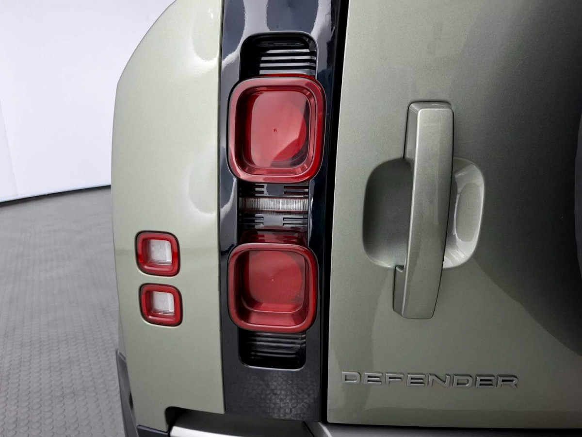 2025 LAND ROVER DEFENDER Defender