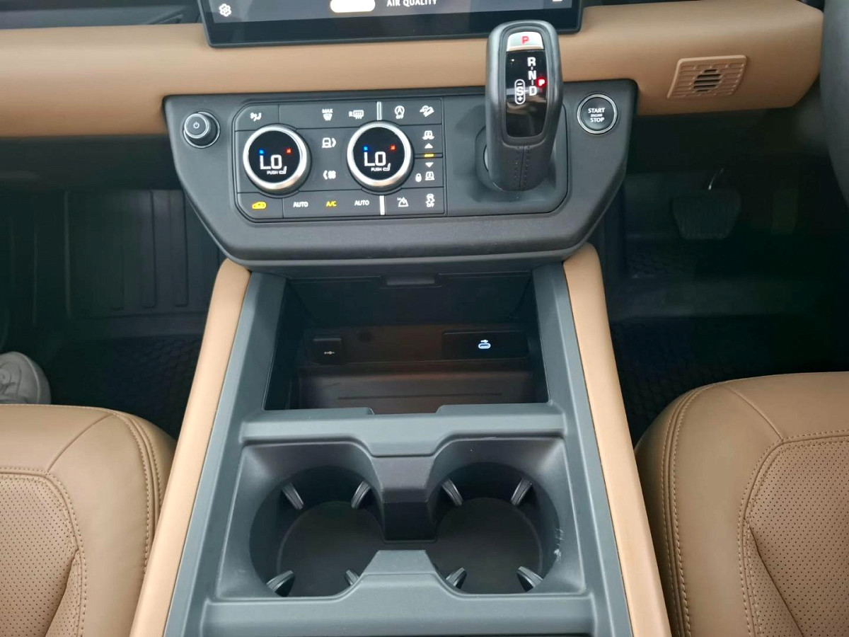 2025 LAND ROVER DEFENDER Defender