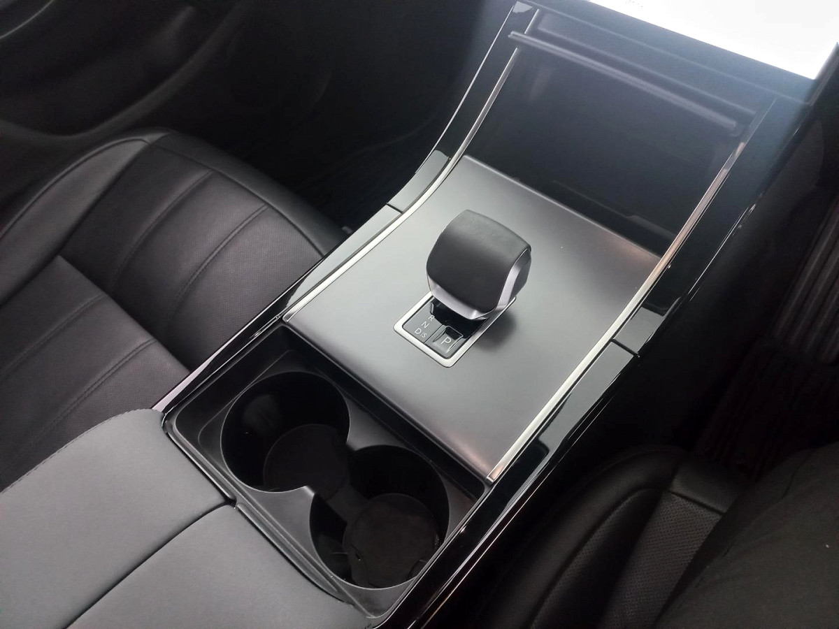2025 LAND ROVER RANGE ROVER EVOQUE D200 DYNAMIC SE (147kW)