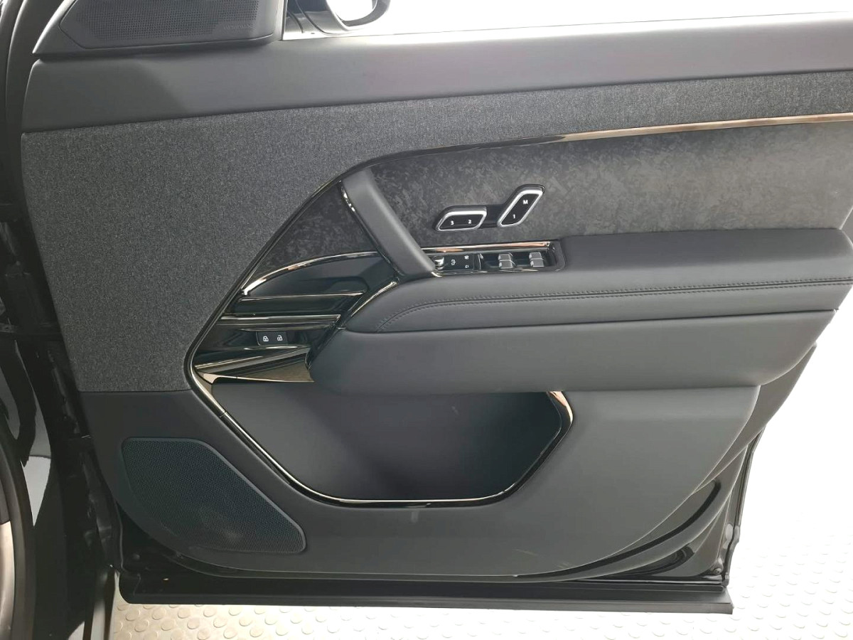 2025 LAND ROVER RANGE ROVER SPORT D350 DYNAMIC HSE (258kW)