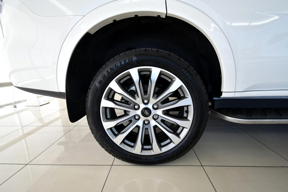 2025 FORD EVEREST 3.0 PLATINUM AWD AT