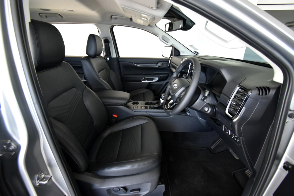 2025 FORD EVEREST 2.0 XLT BiT 4X2 AT