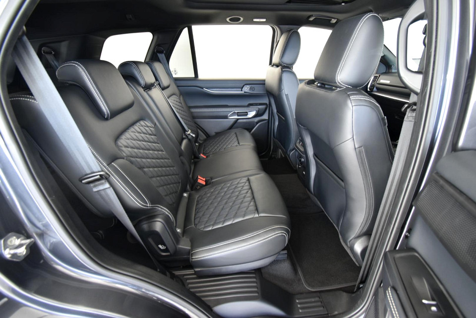2025 FORD EVEREST 3.0 PLATINUM AWD AT