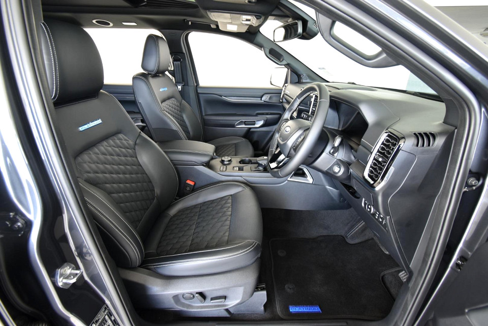 2025 FORD EVEREST 3.0 PLATINUM AWD AT