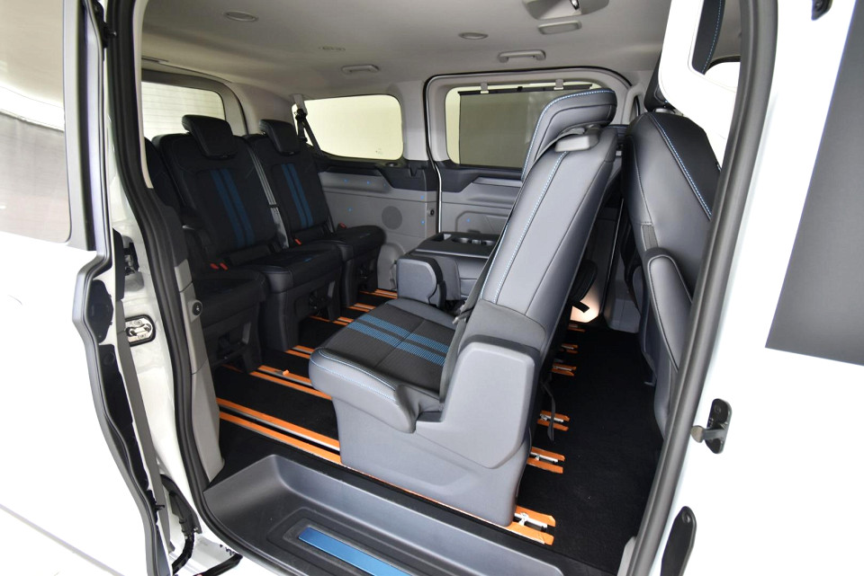 2025 FORD TOURNEO CUSTOM 2.0 SPORT SWB AT