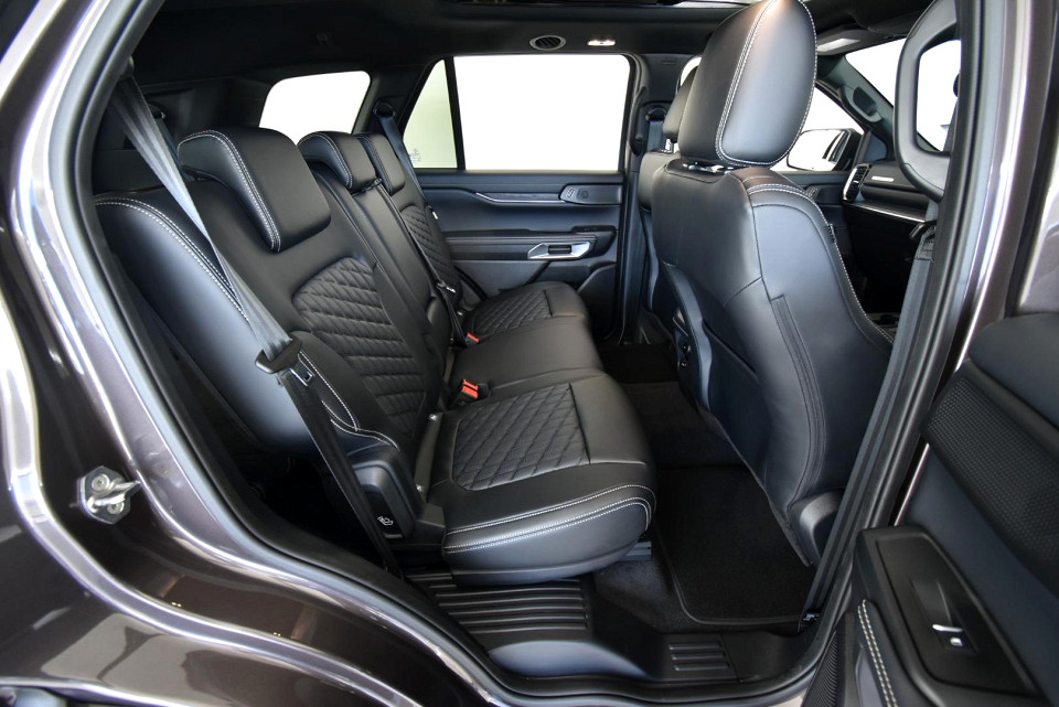 2025 FORD EVEREST 3.0 PLATINUM AWD AT