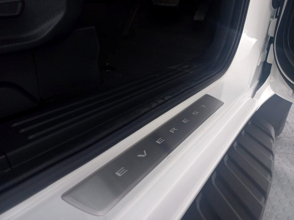 2025 FORD EVEREST 2.0 XLT BiT 4X2 AT