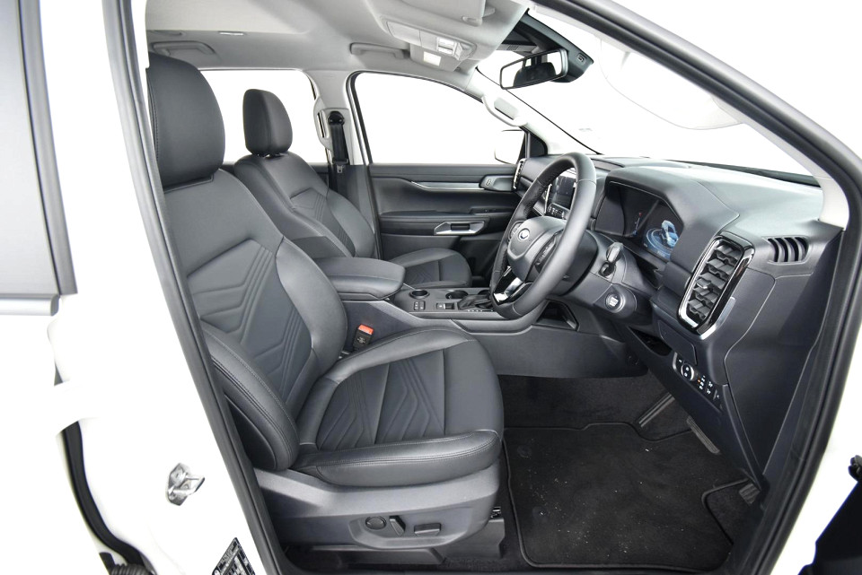 2025 FORD EVEREST 2.0 XLT BiT 4X2 AT