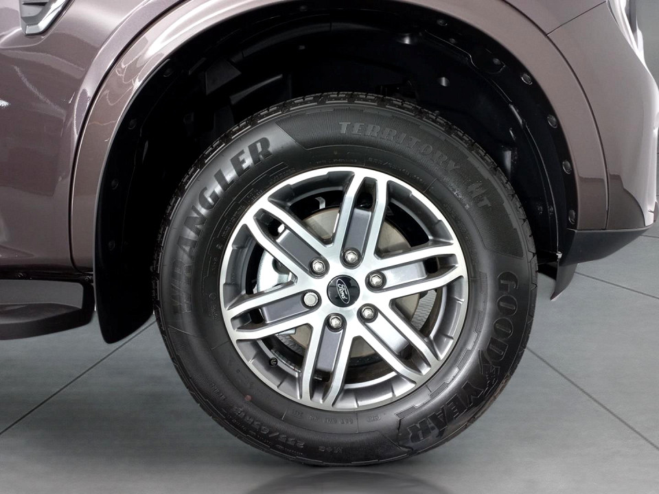 2025 FORD EVEREST 2.0 XLT BiT 4X2 AT