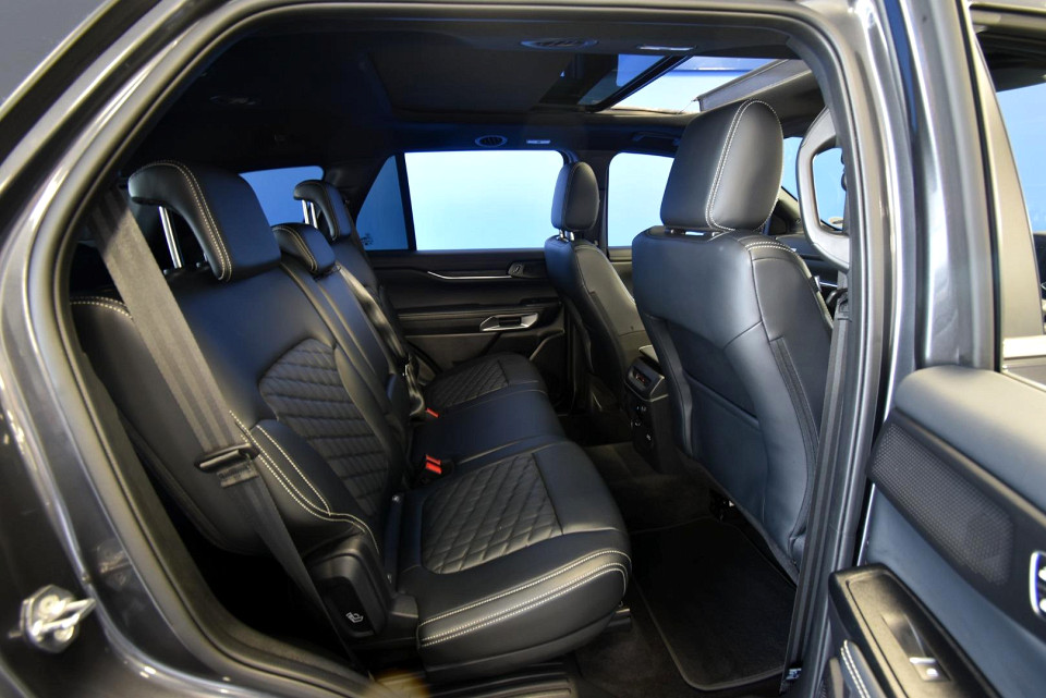 2025 FORD EVEREST 3.0 PLATINUM AWD AT