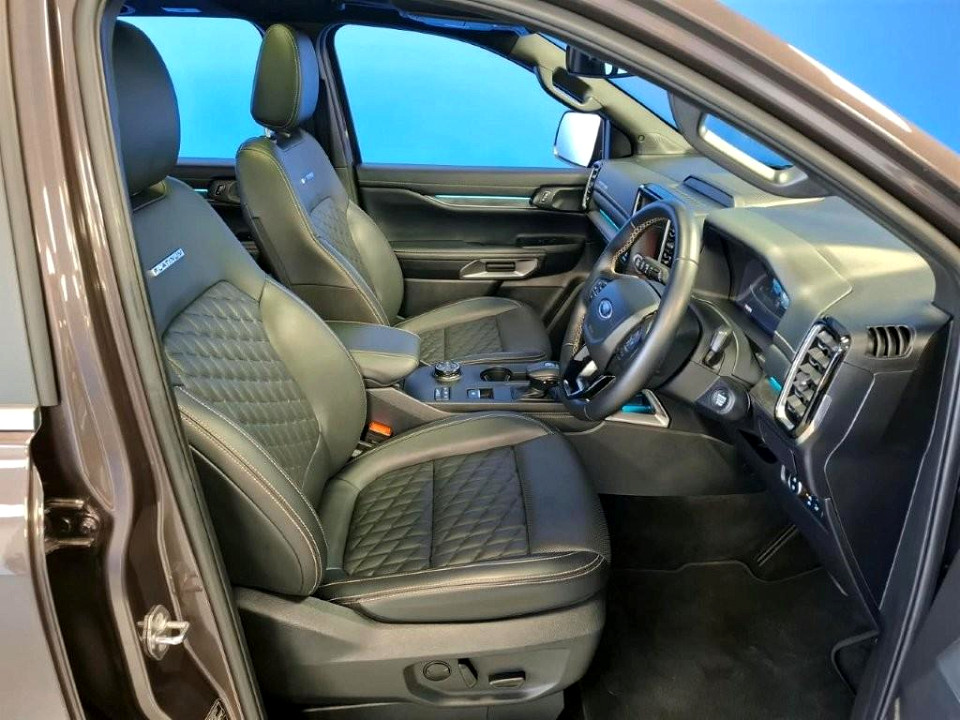 2025 FORD EVEREST 3.0 PLATINUM AWD AT