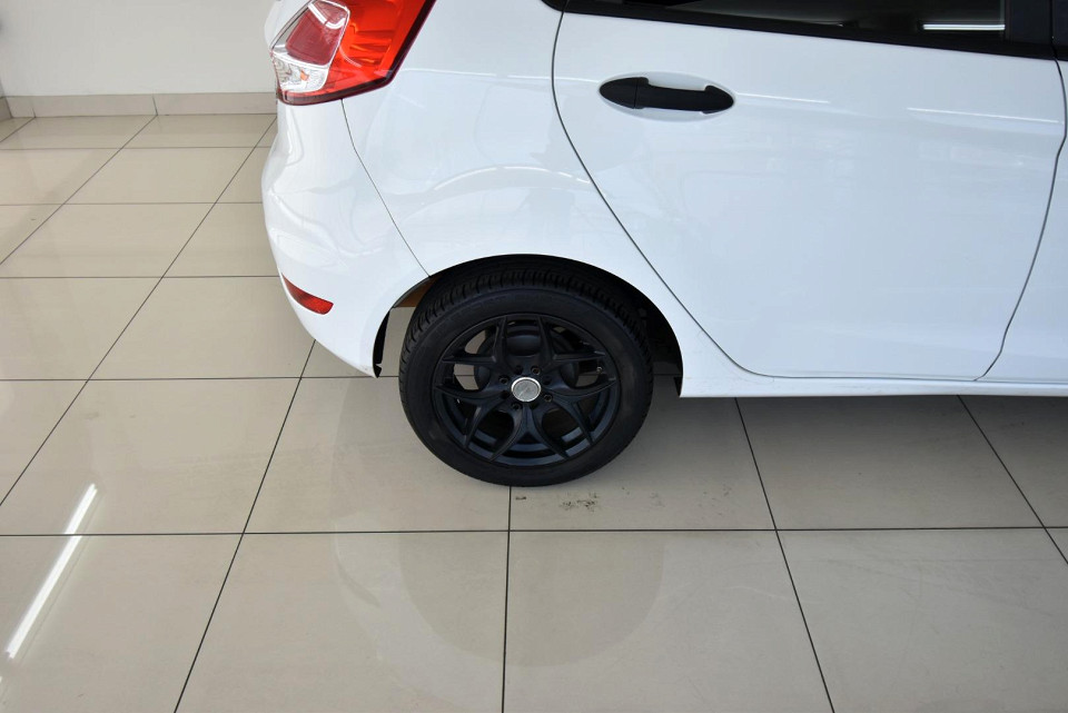 2015 FORD FIESTA 1.4 AMBIENTE AC+AUDIO+BT