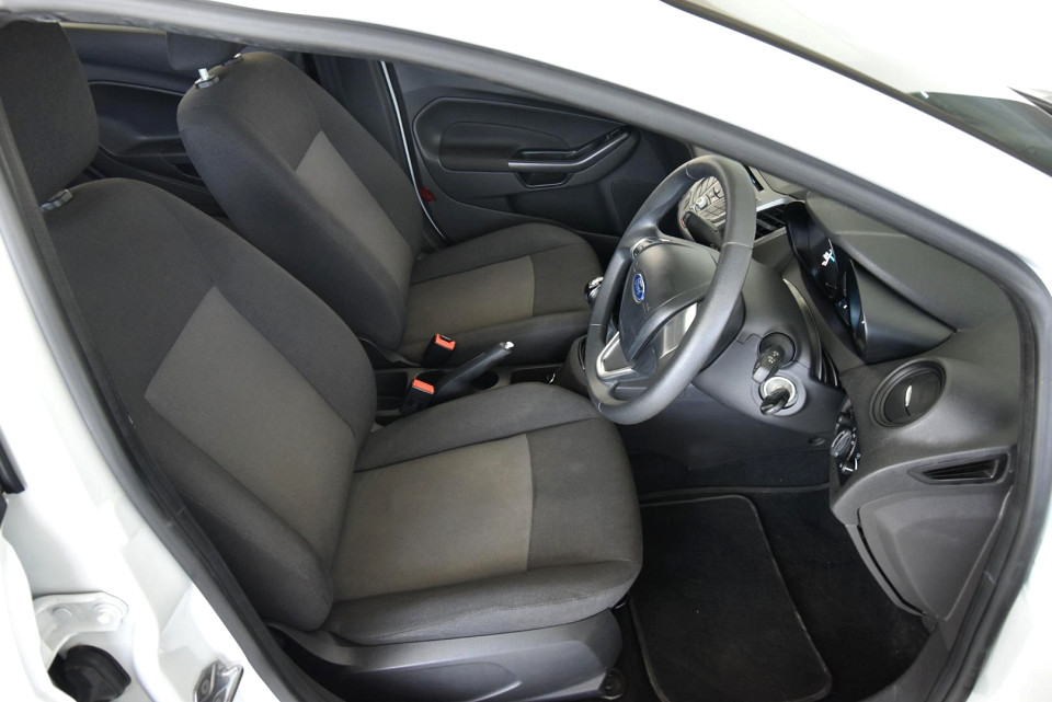 2015 FORD FIESTA 1.4 AMBIENTE AC+AUDIO+BT