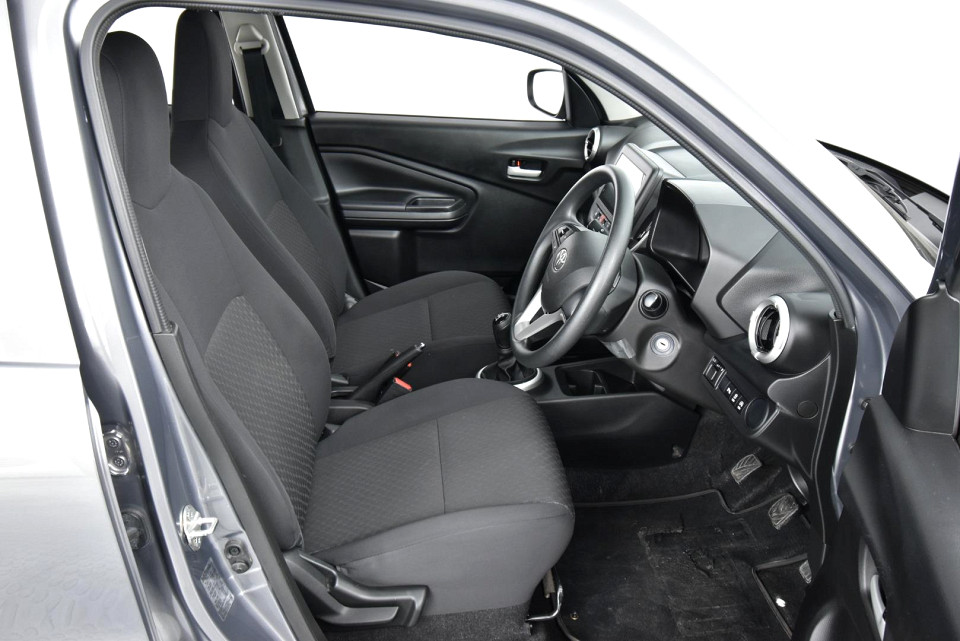 2024 TOYOTA VITZ 1.0 XR