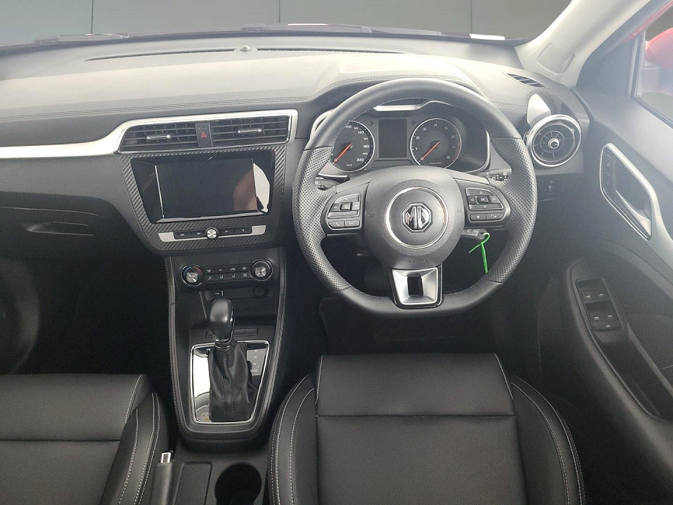 2025 MG ZS 1.5 LUXURY AT