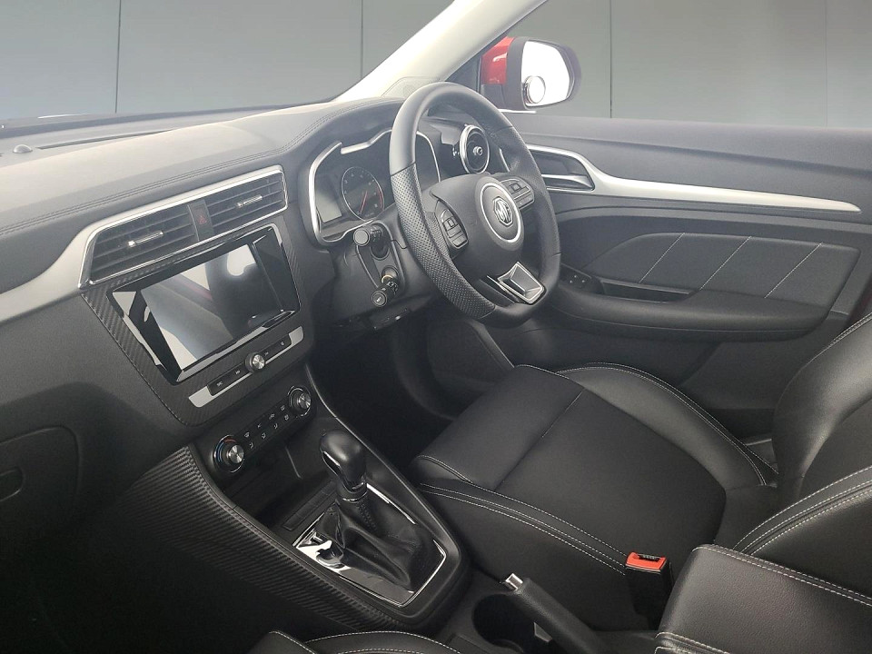 2025 MG ZS 1.5 LUXURY AT