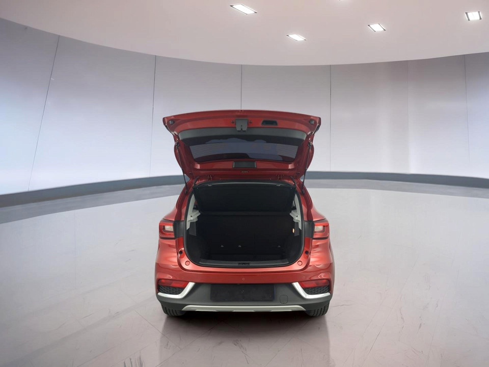 2025 MG ZS 1.5 LUXURY AT