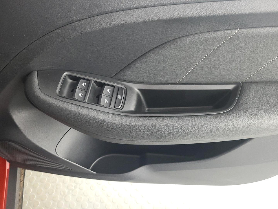 2025 MG ZS 1.5 LUXURY AT