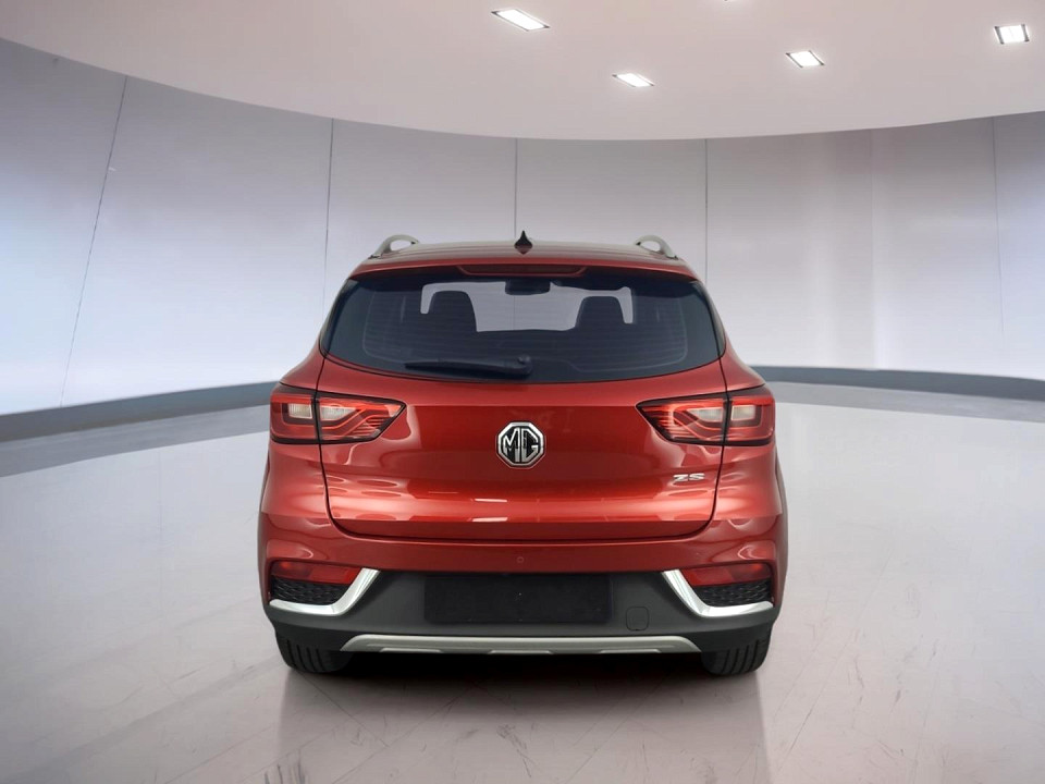 2025 MG ZS 1.5 LUXURY AT