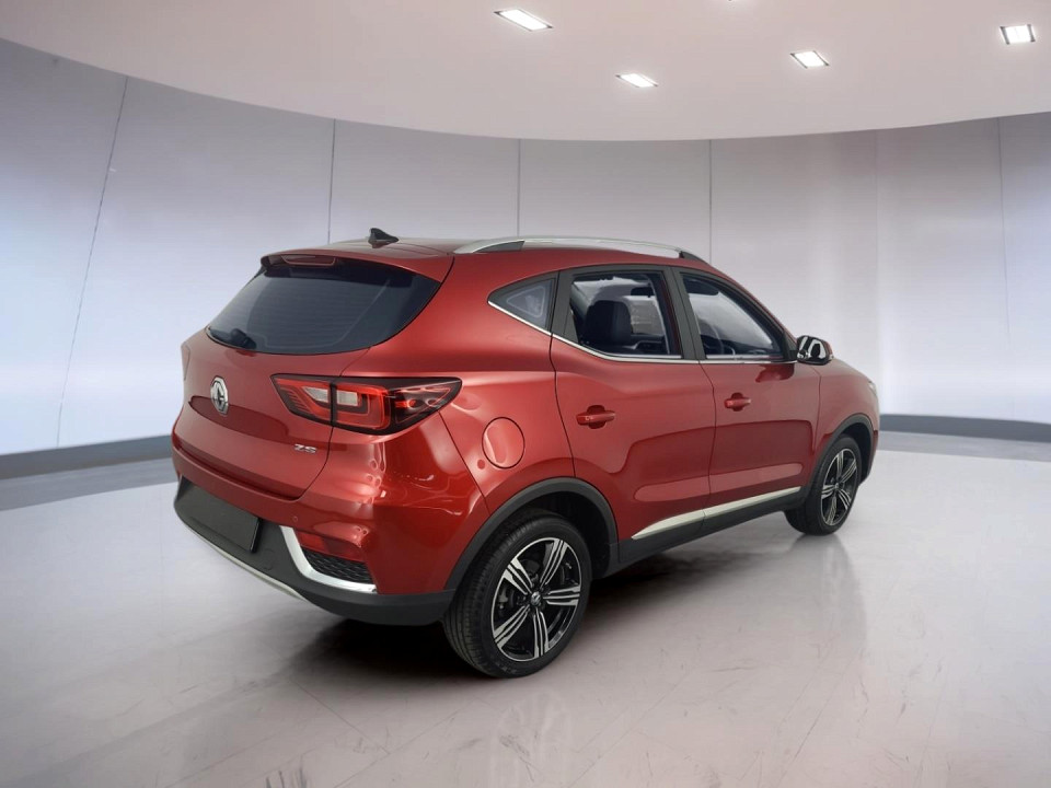 2025 MG ZS 1.5 LUXURY AT