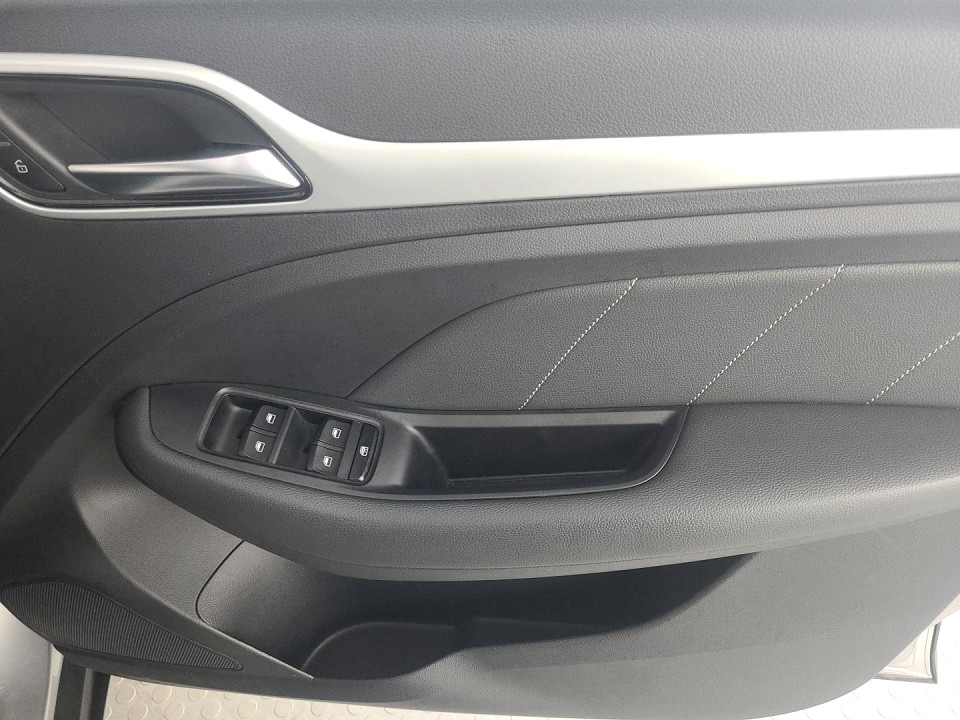 2025 MG ZS 1.5 LUXURY AT