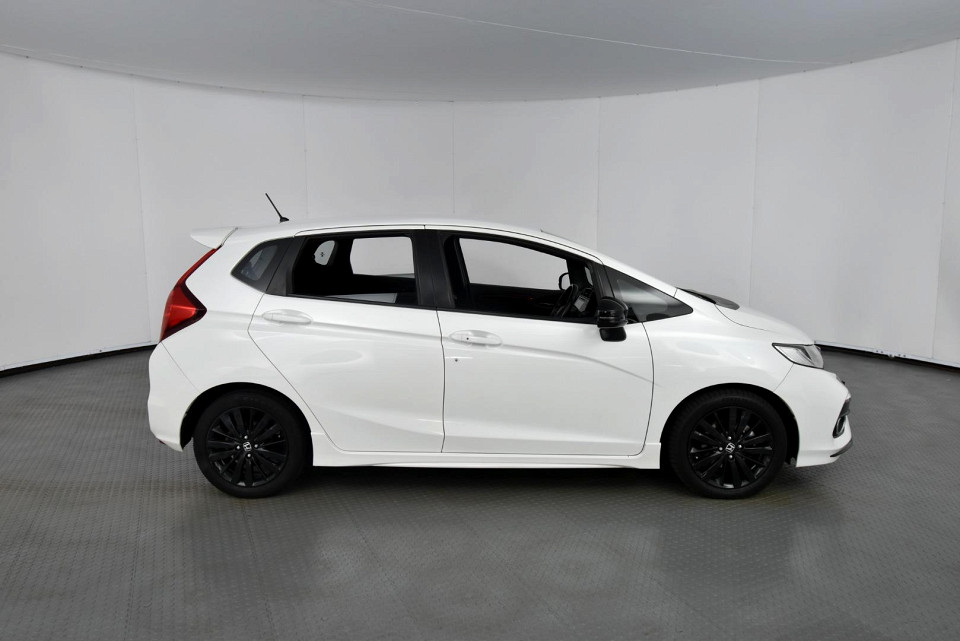 2018 HONDA JAZZ 1.5 SPORT CVT