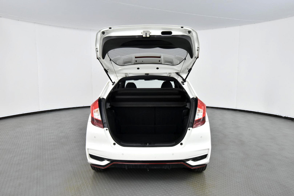 2018 HONDA JAZZ 1.5 SPORT CVT