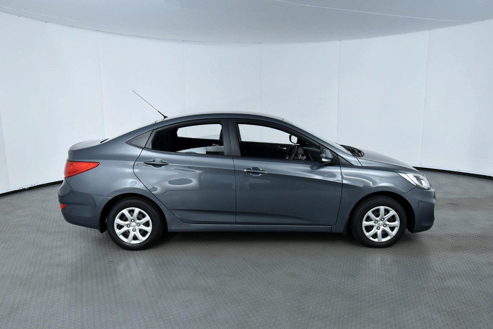 2013 HYUNDAI ACCENT 1.6 FLUID AT