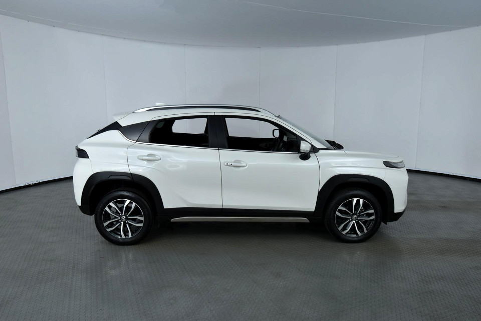 2025 TOYOTA STARLET CROSS 1.5 Xr