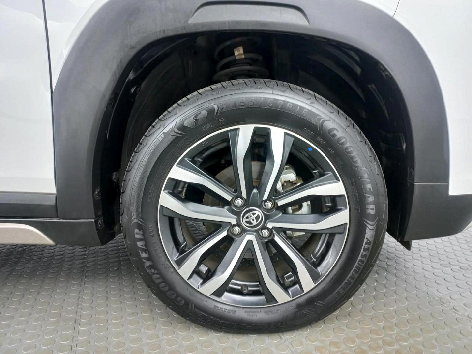 2025 TOYOTA STARLET CROSS 1.5 Xr