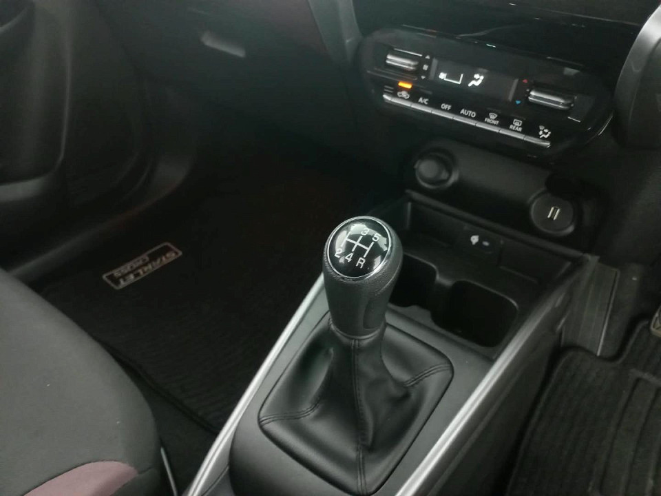 2025 TOYOTA STARLET CROSS 1.5 Xr