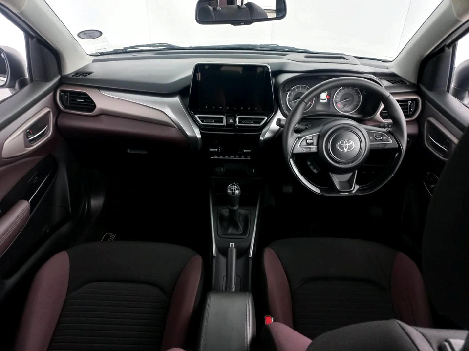 2025 TOYOTA STARLET CROSS 1.5 Xr