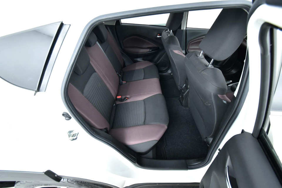 2025 TOYOTA STARLET CROSS 1.5 Xr