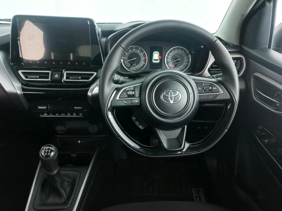 2025 TOYOTA STARLET CROSS 1.5 Xr