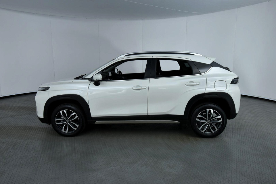 2025 TOYOTA STARLET CROSS 1.5 Xr