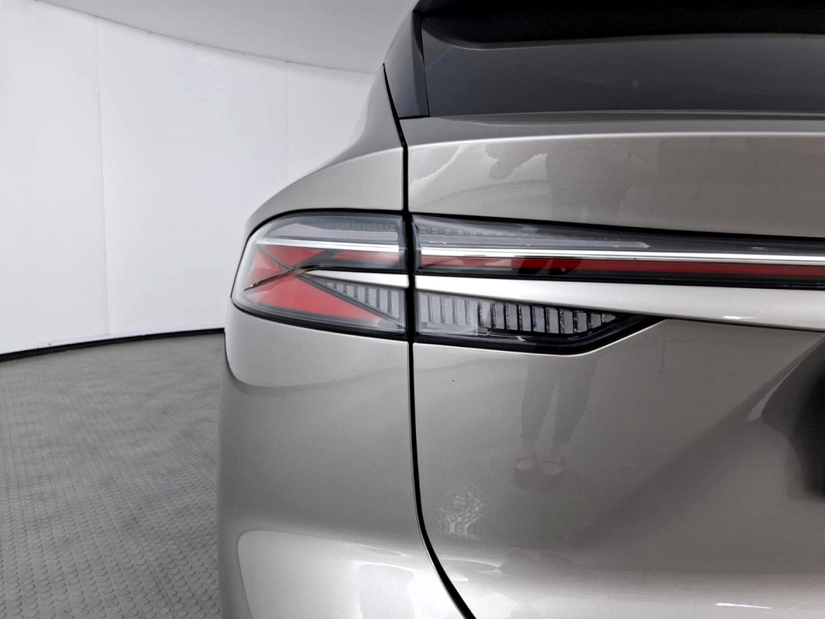 2025 MG HS 2.0T LUXURY AT