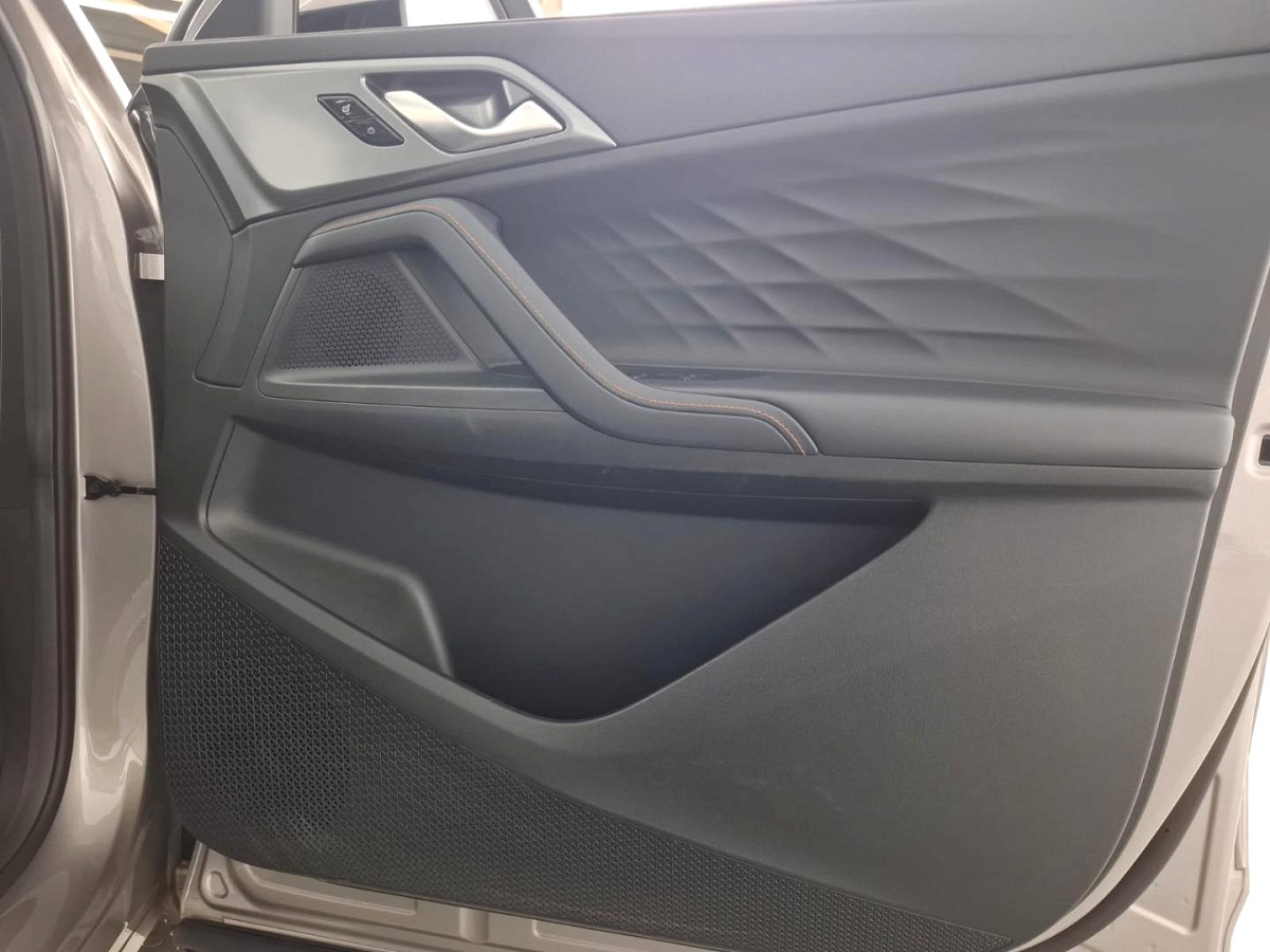 2025 MG HS 2.0T LUXURY AT