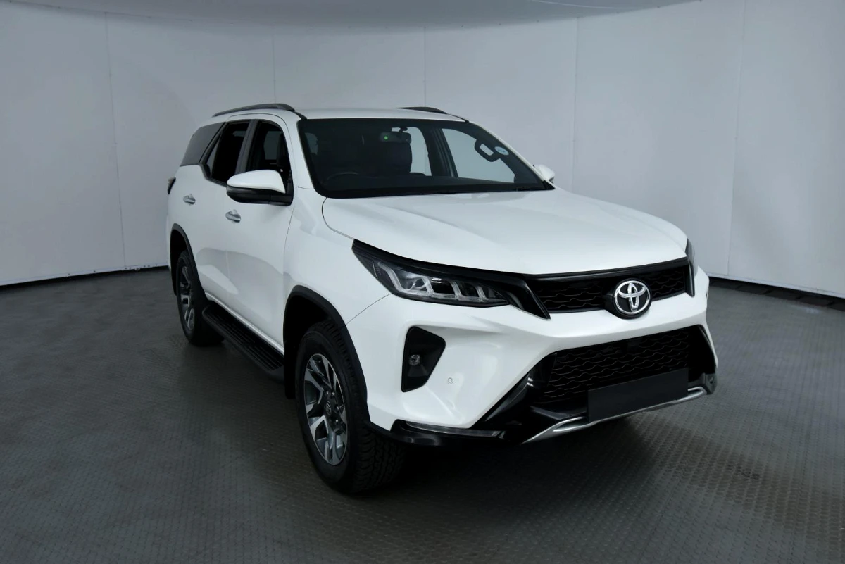 2025 TOYOTA FORTUNER 2.8 GD-6 RB AT