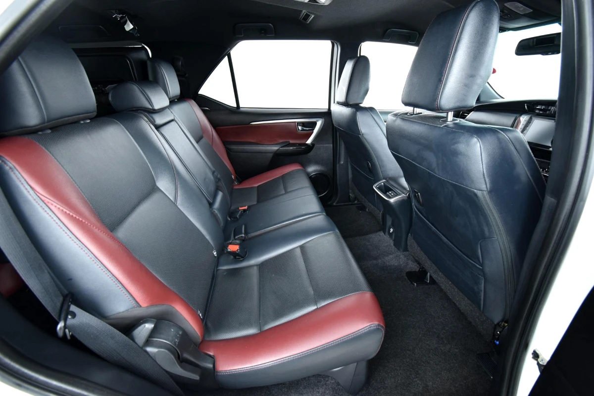 2025 TOYOTA FORTUNER 2.8 GD-6 RB AT