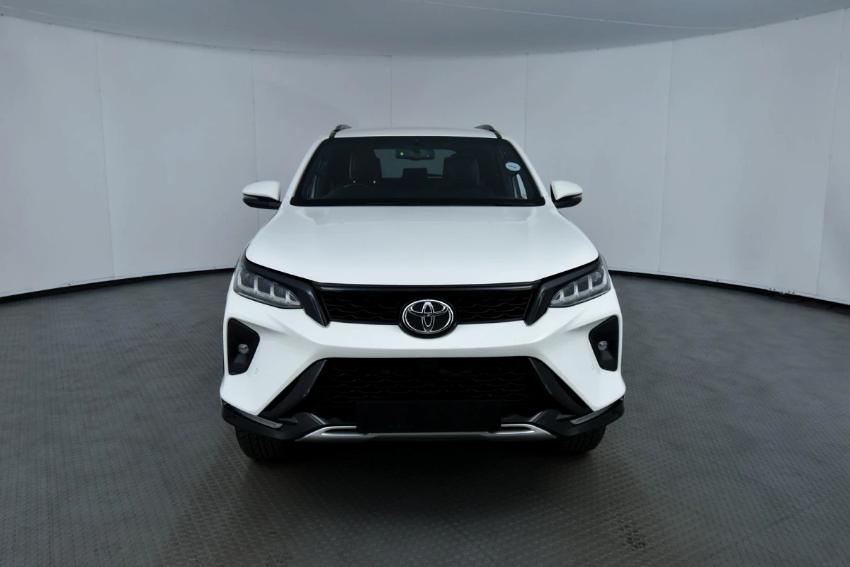 2025 TOYOTA FORTUNER 2.8 GD-6 RB AT
