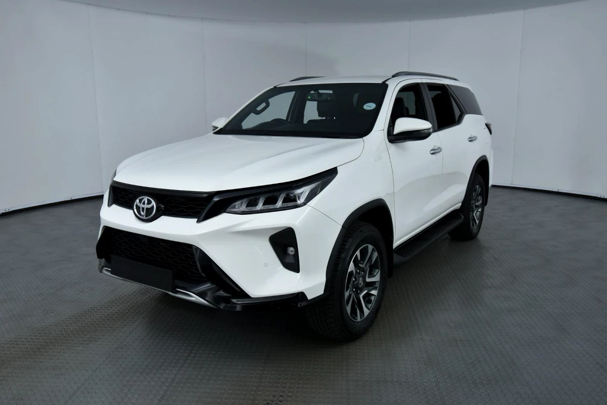 2025 TOYOTA FORTUNER 2.8 GD-6 RB AT