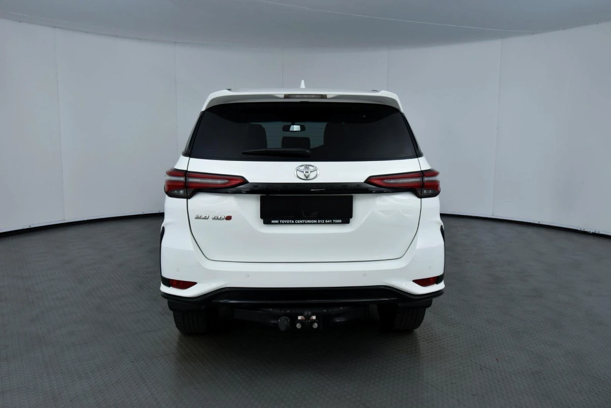 2025 TOYOTA FORTUNER 2.8 GD-6 RB AT