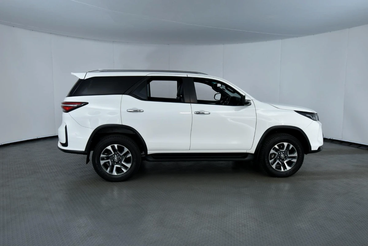 2025 TOYOTA FORTUNER 2.8 GD-6 RB AT