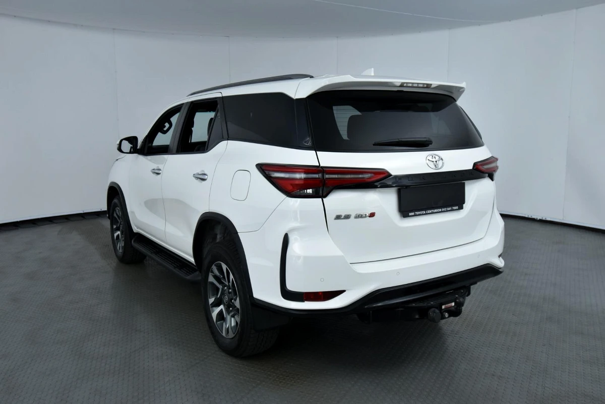 2025 TOYOTA FORTUNER 2.8 GD-6 RB AT