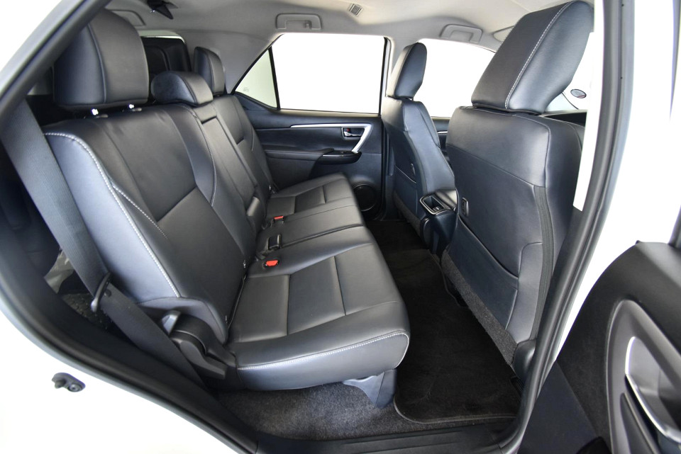 2024 TOYOTA FORTUNER 2.4 GD-6 AT